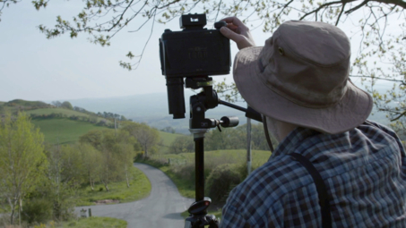 five-days-with-tom-wood-irish-photographer-documentary-film-emmanuel-bonn-liverpool-street-photography-portrait-landscape